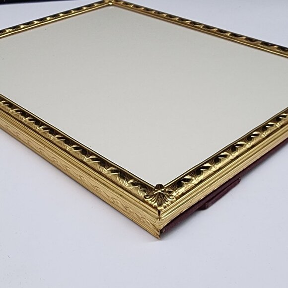 Vintage Ornate Gold Tone Picture Frame With Applied Corners Velvet Backing 10x8 - Picture 9 of 9